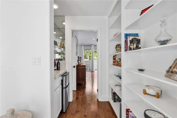 857 11th Street, Manhattan Beach, California 90266