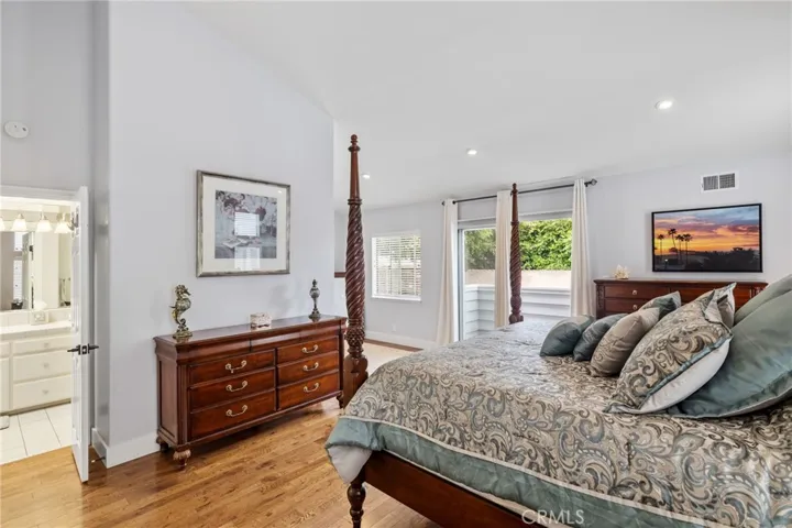 857 11th Street, Manhattan Beach, California 90266