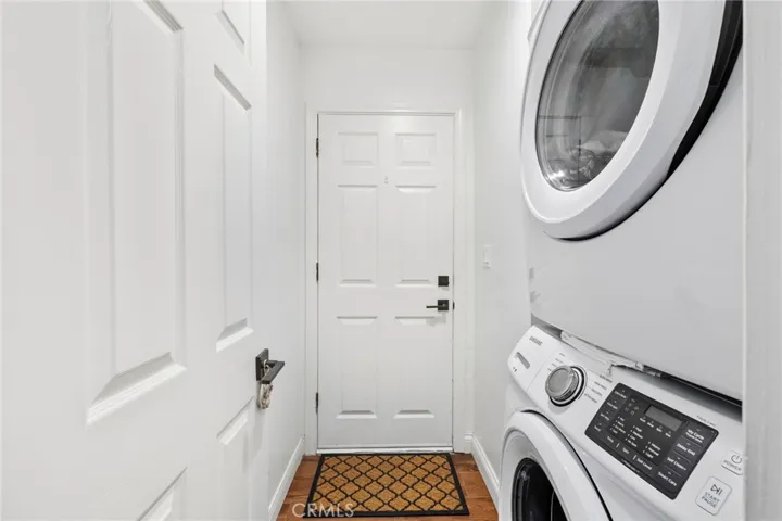 857 11th Street, Manhattan Beach, California 90266
