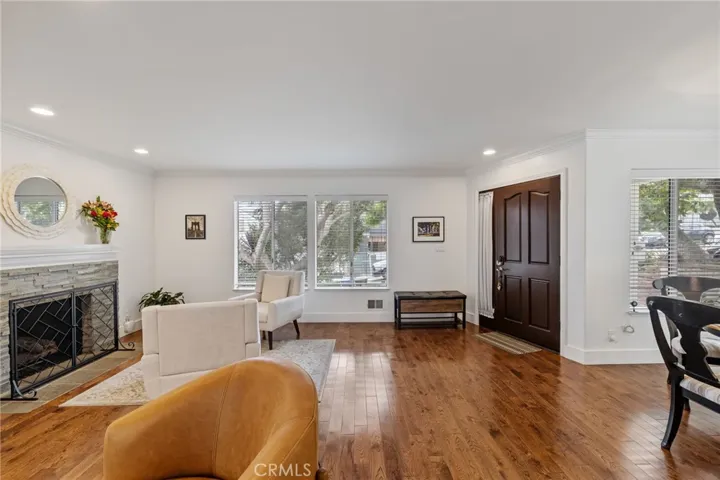 857 11th Street, Manhattan Beach, California 90266