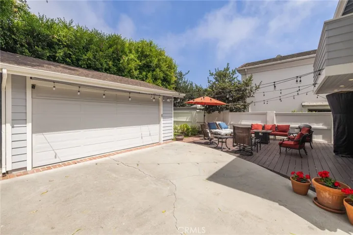857 11th Street, Manhattan Beach, California 90266