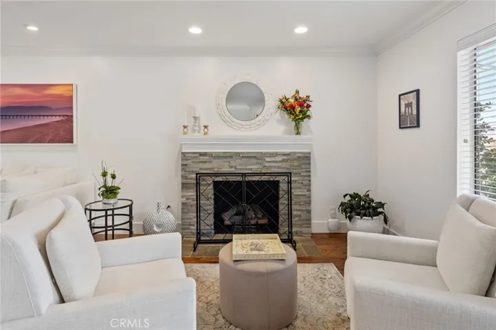 857 11th Street, Manhattan Beach, California 90266