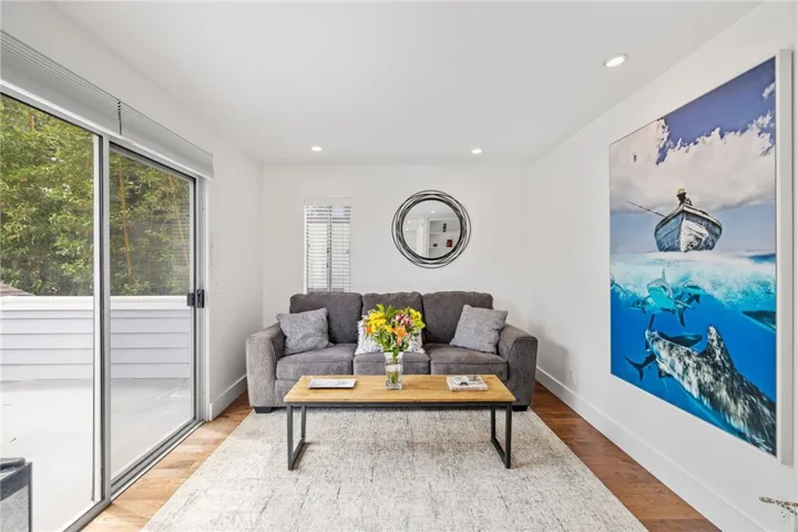 857 11th Street, Manhattan Beach, California 90266