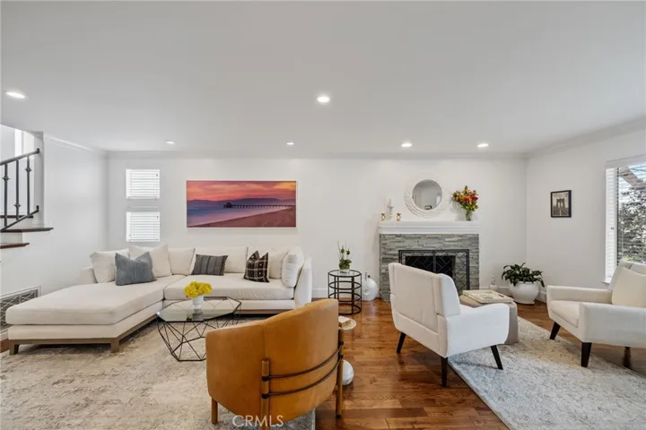 857 11th Street, Manhattan Beach, California 90266