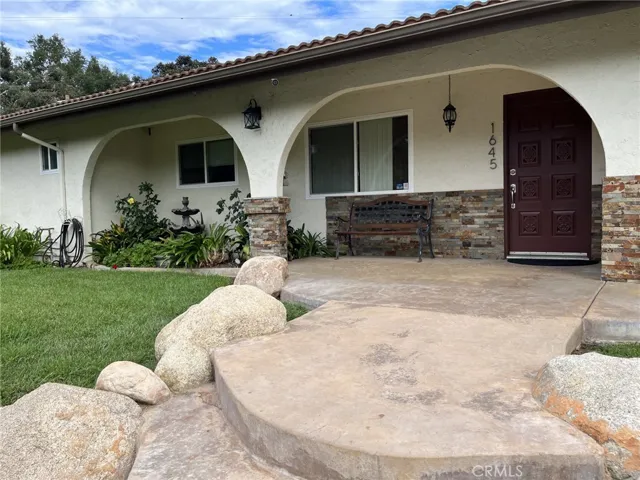 1645 Ranchwood Lane, Fallbrook, California 92028