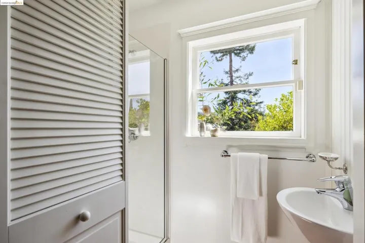 340 Olive Ave, Piedmont, California 94611