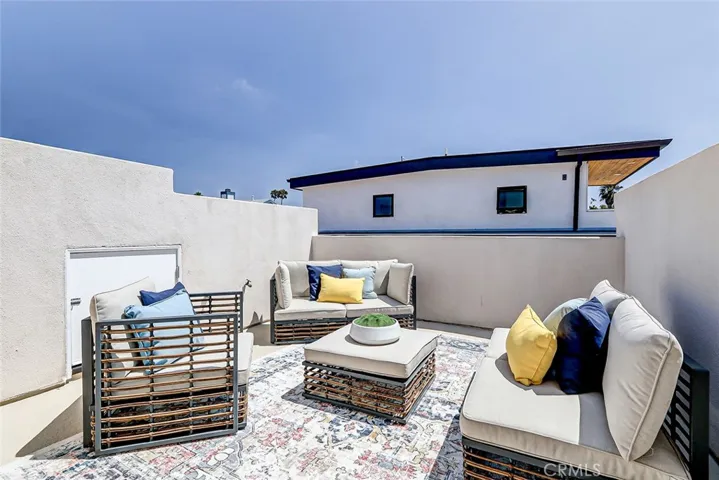 413 N Elena Avenue B, Redondo Beach, California 90277
