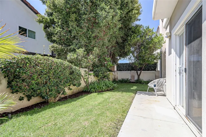 413 N Elena Avenue B, Redondo Beach, California 90277