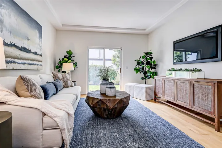 413 N Elena Avenue B, Redondo Beach, California 90277