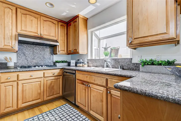413 N Elena Avenue B, Redondo Beach, California 90277