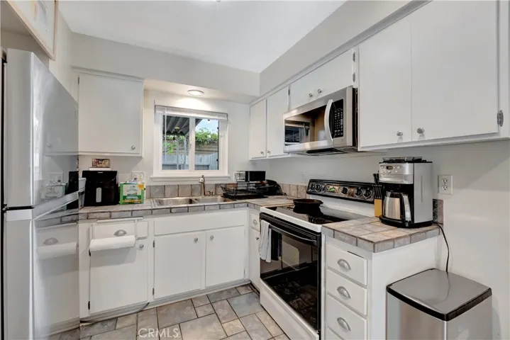 10136 Ascot Circle, Huntington Beach, California 92646