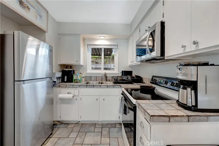 10136 Ascot Circle, Huntington Beach, California 92646