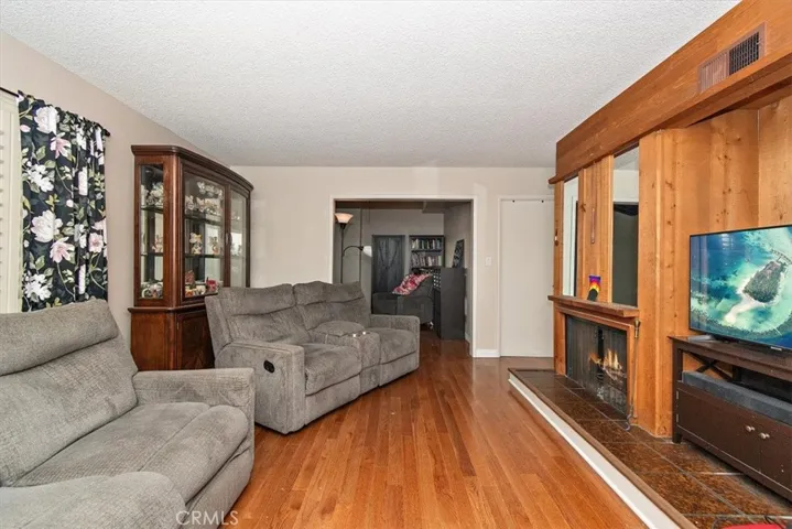 2755 E Van Buren Street, Carson, California 90810