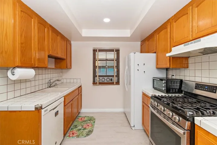2755 E Van Buren Street, Carson, California 90810