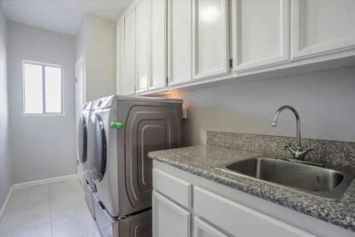 140 Oak Rock Circle, Folsom, California 95630