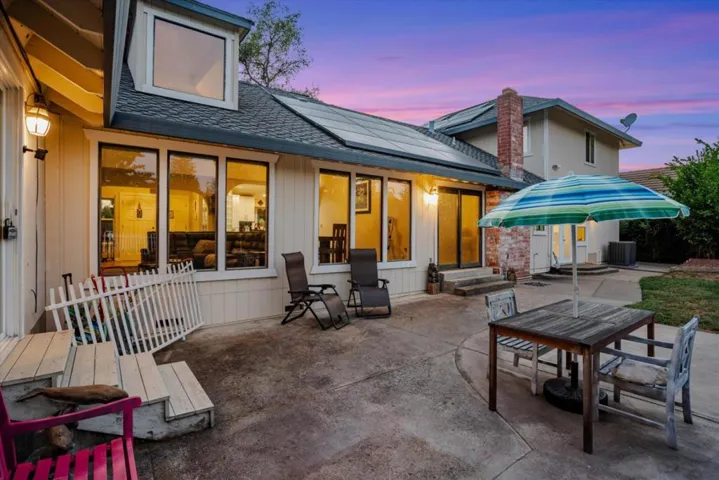 140 Oak Rock Circle, Folsom, California 95630