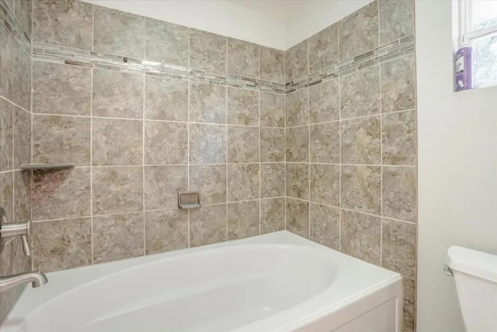 140 Oak Rock Circle, Folsom, California 95630