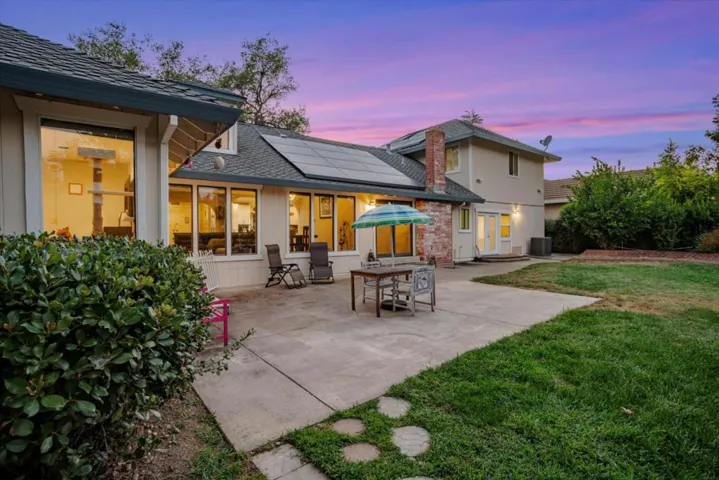 140 Oak Rock Circle, Folsom, California 95630