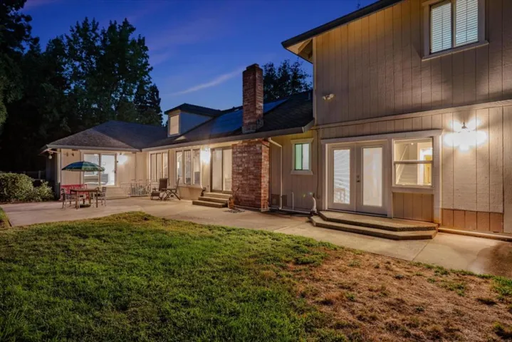 140 Oak Rock Circle, Folsom, California 95630