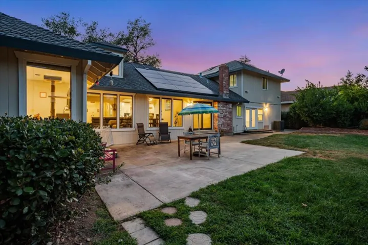 140 Oak Rock Circle, Folsom, California 95630