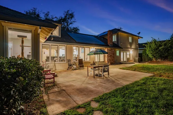 140 Oak Rock Circle, Folsom, California 95630