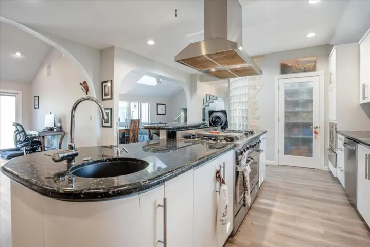 140 Oak Rock Circle, Folsom, California 95630