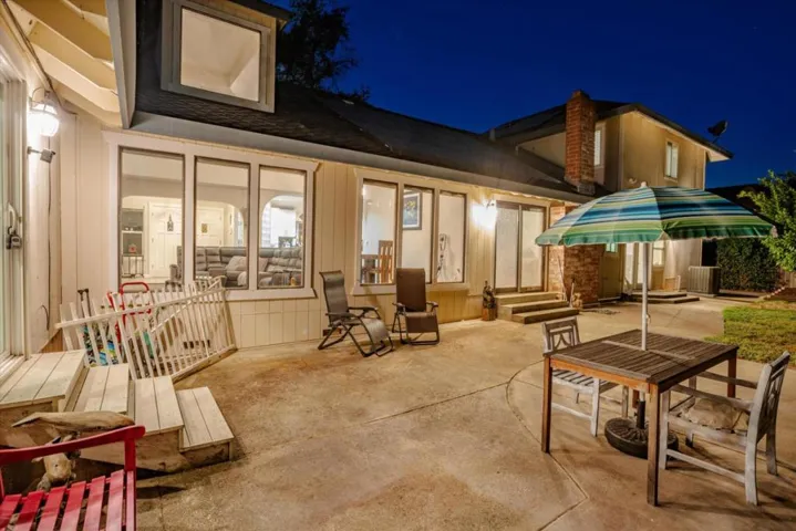 140 Oak Rock Circle, Folsom, California 95630