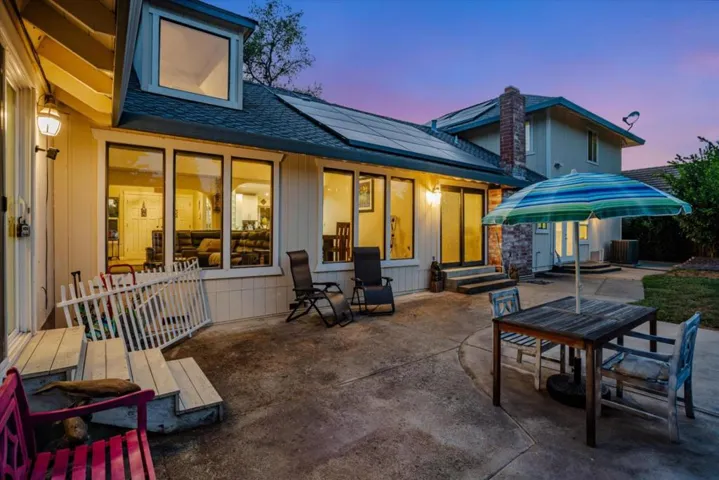 140 Oak Rock Circle, Folsom, California 95630