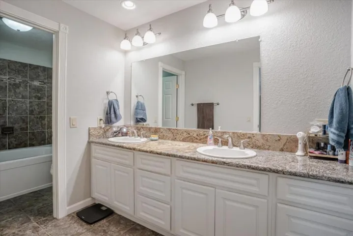 140 Oak Rock Circle, Folsom, California 95630