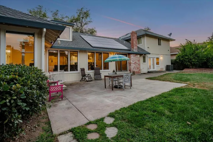 140 Oak Rock Circle, Folsom, California 95630