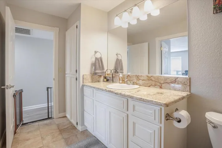 140 Oak Rock Circle, Folsom, California 95630