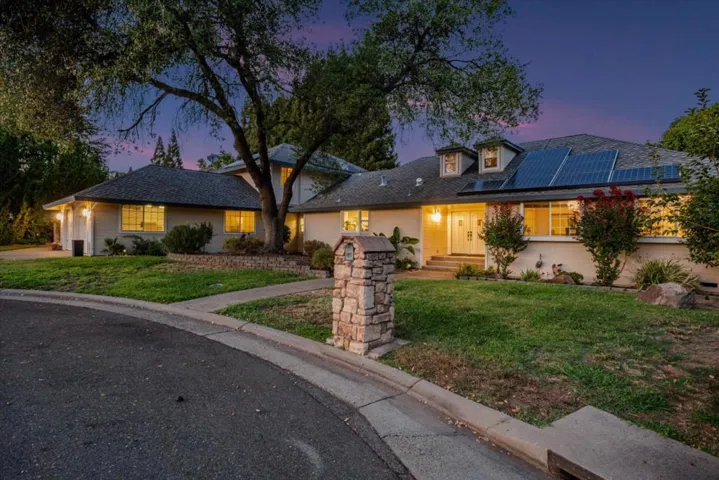 140 Oak Rock Circle, Folsom, California 95630