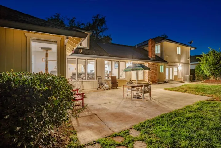 140 Oak Rock Circle, Folsom, California 95630