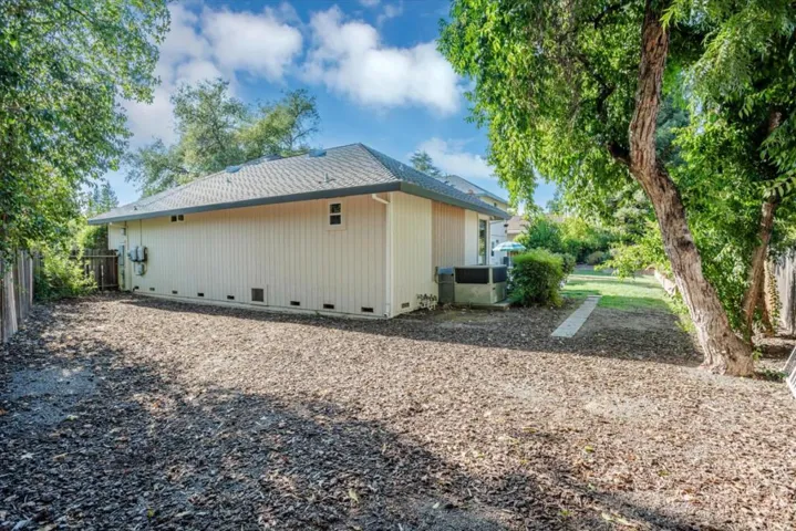 140 Oak Rock Circle, Folsom, California 95630