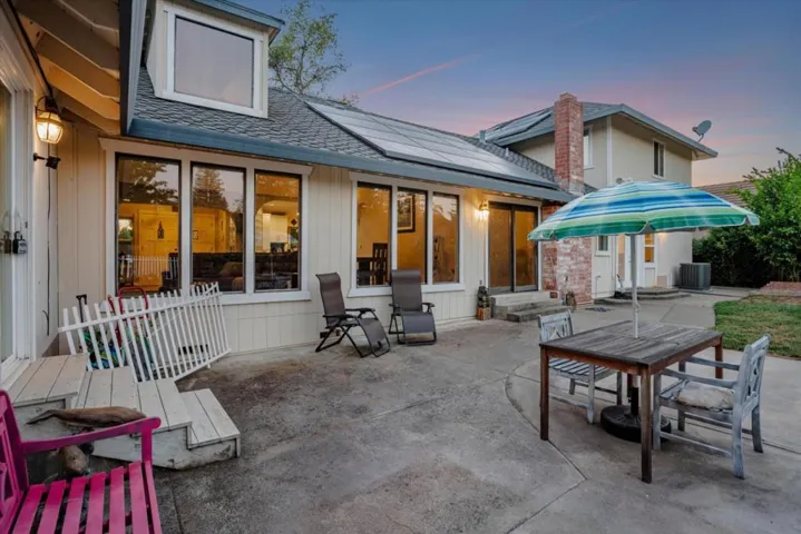 140 Oak Rock Circle, Folsom, California 95630