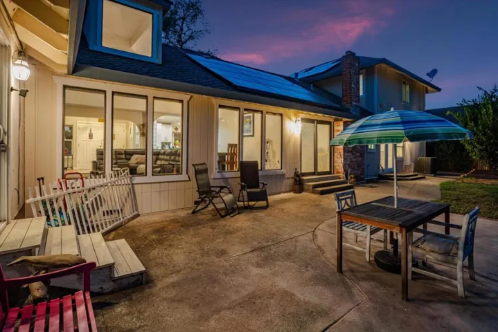 140 Oak Rock Circle, Folsom, California 95630