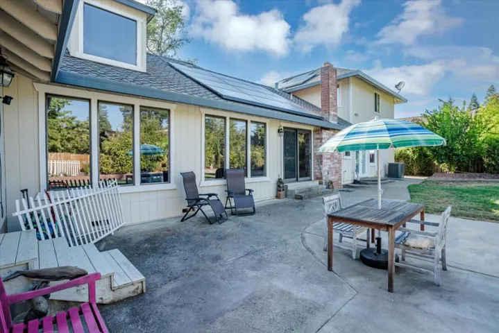 140 Oak Rock Circle, Folsom, California 95630