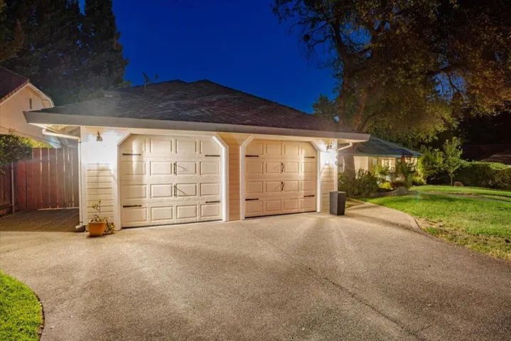 140 Oak Rock Circle, Folsom, California 95630
