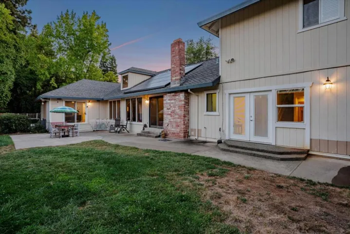 140 Oak Rock Circle, Folsom, California 95630