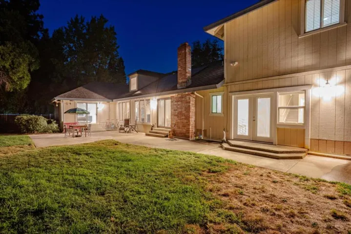 140 Oak Rock Circle, Folsom, California 95630