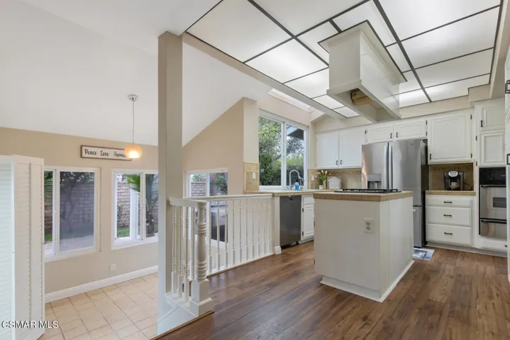 Kitchen & Breakfast Nook