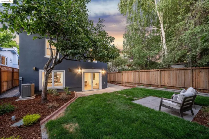 1151 Glendora Ave, Oakland, California 94602