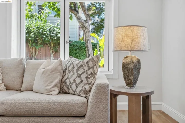 1151 Glendora Ave, Oakland, California 94602