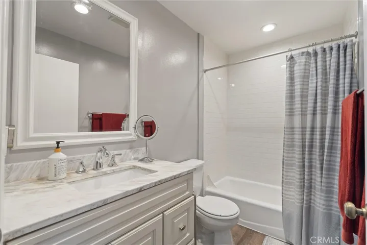 11154 Huston Street 3, North Hollywood, California 91601