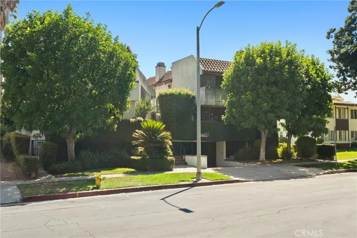 11154 Huston Street 3, North Hollywood, California 91601