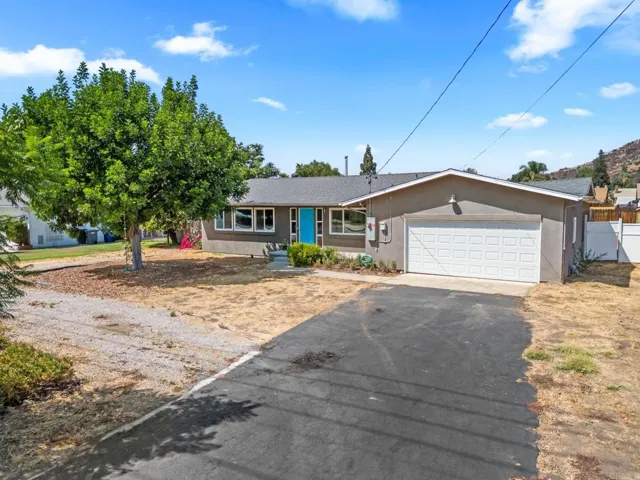 10234 Vista Camino, Lakeside, California 92040