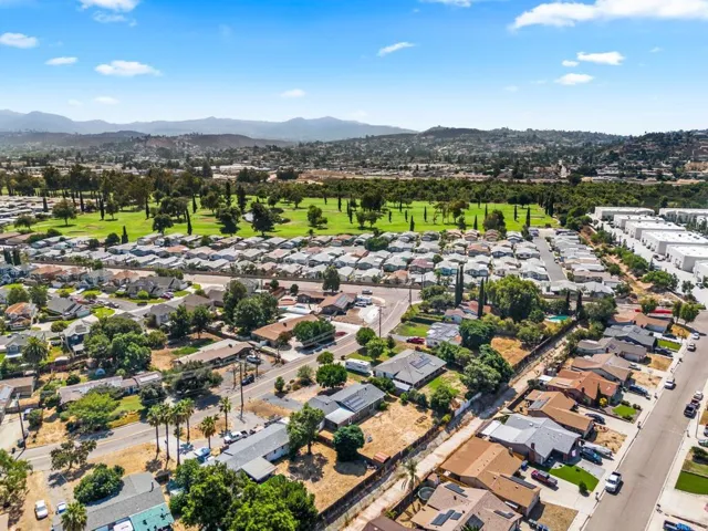 10234 Vista Camino, Lakeside, California 92040