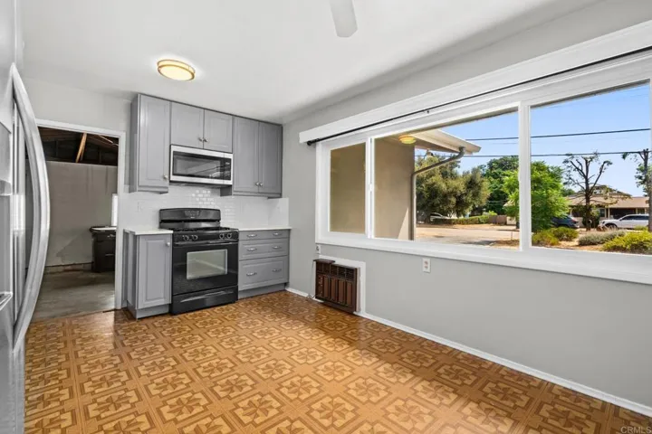10234 Vista Camino, Lakeside, California 92040