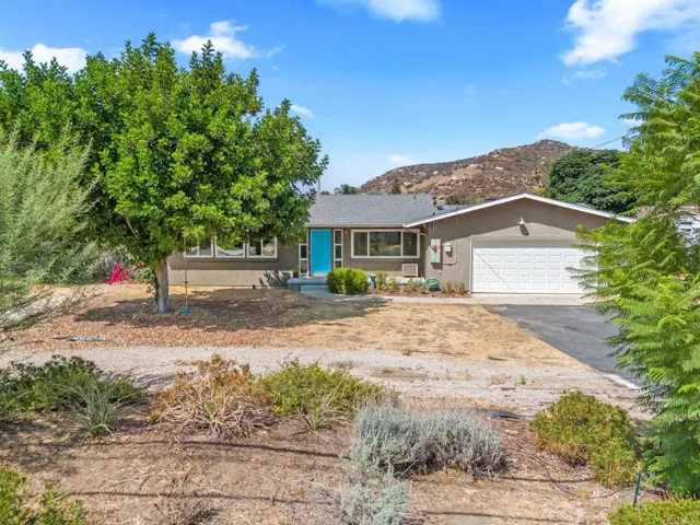 10234 Vista Camino, Lakeside, California 92040