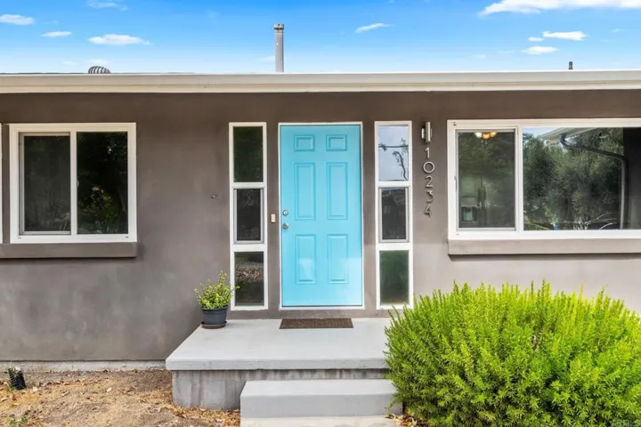 10234 Vista Camino, Lakeside, California 92040